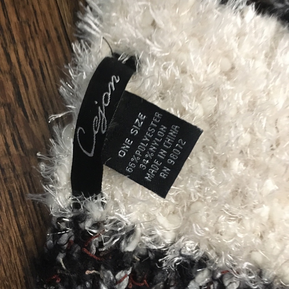Scarf - Picture 5 of 5